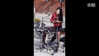 雅妍丝袜走光,瞬间成为网络热议焦点