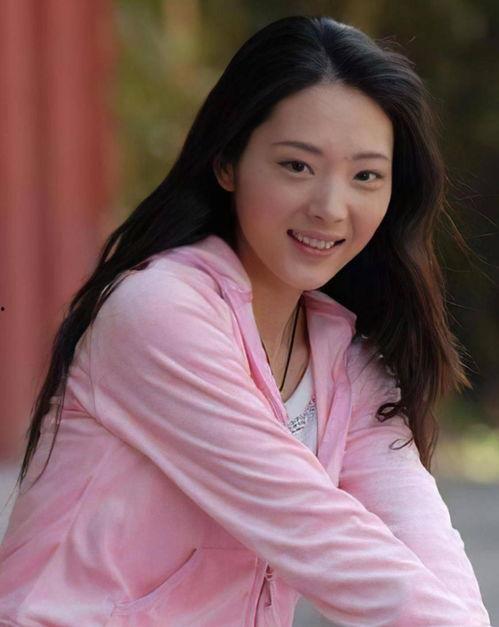 明星崔漫莉,璀璨星途，闪耀人生